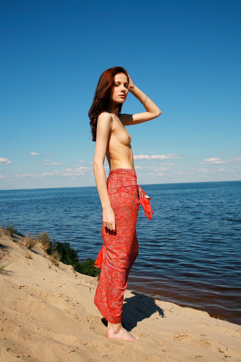 Маргошка, 24 года, 2 размер груди